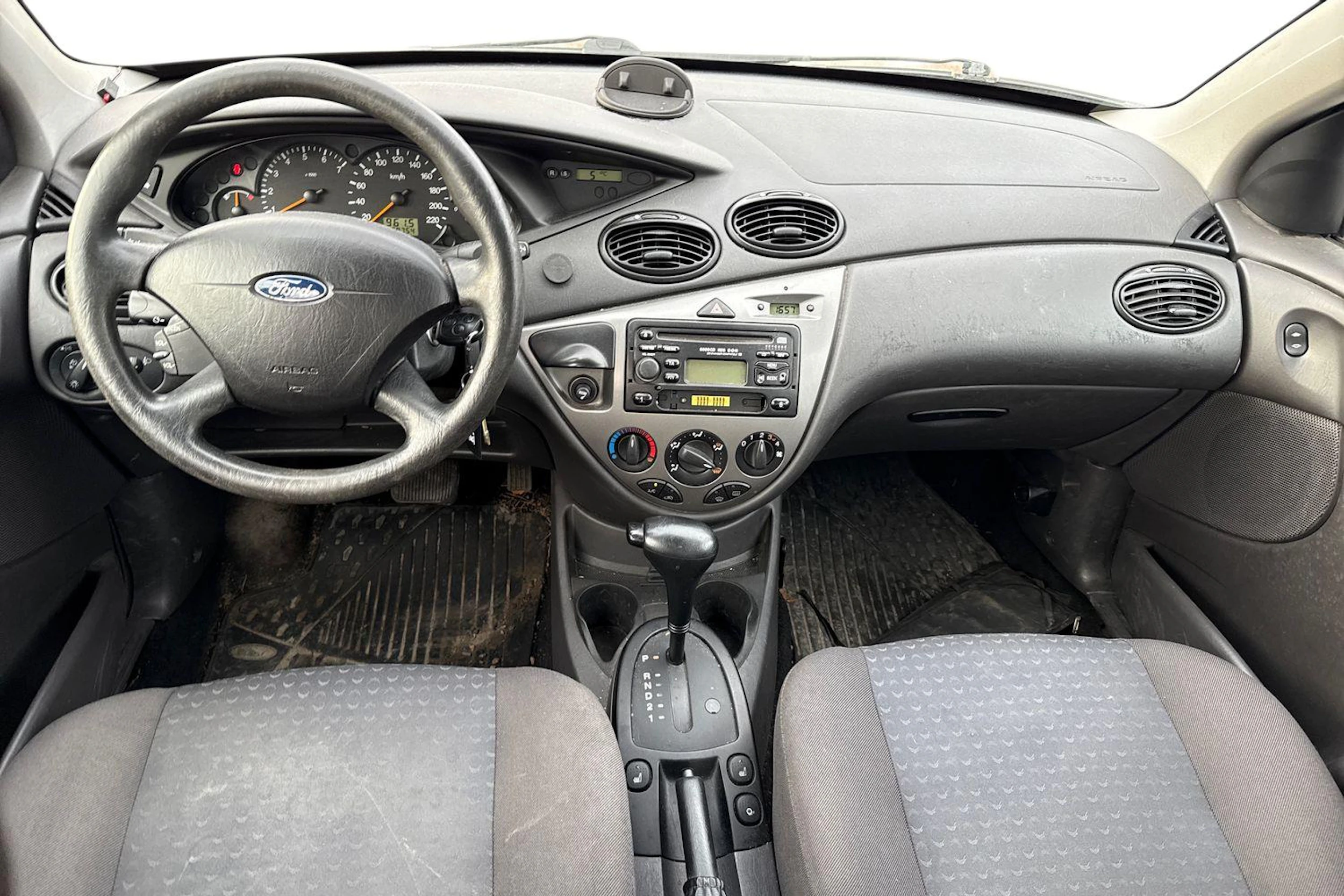 Ruskea (beige) Ford FOCUS 2004 kuva 7.
