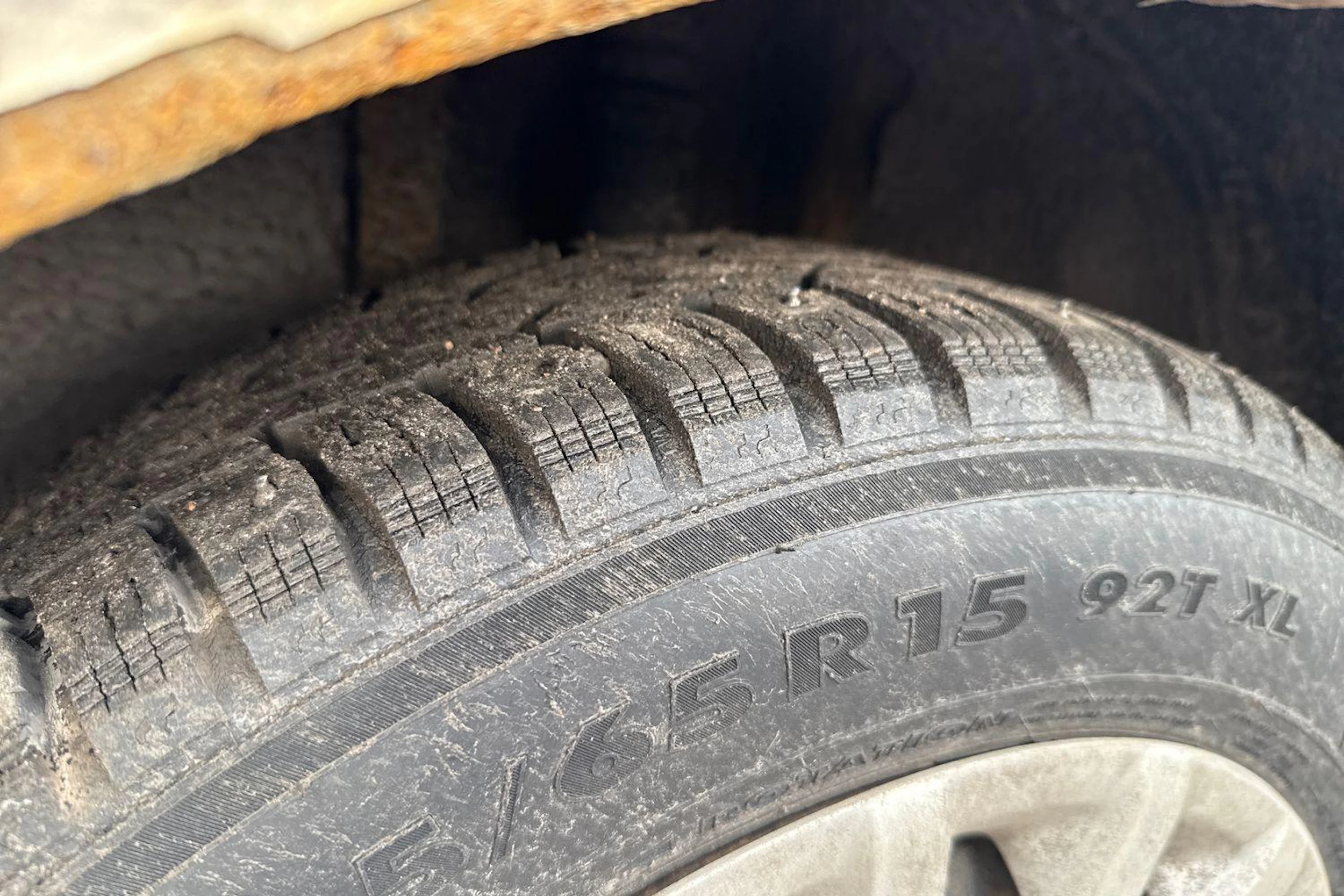 Ruskea (beige) Ford FOCUS 2004 kuva 9.