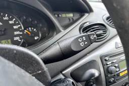 Ruskea (beige) Ford FOCUS 2004 kuva 13.