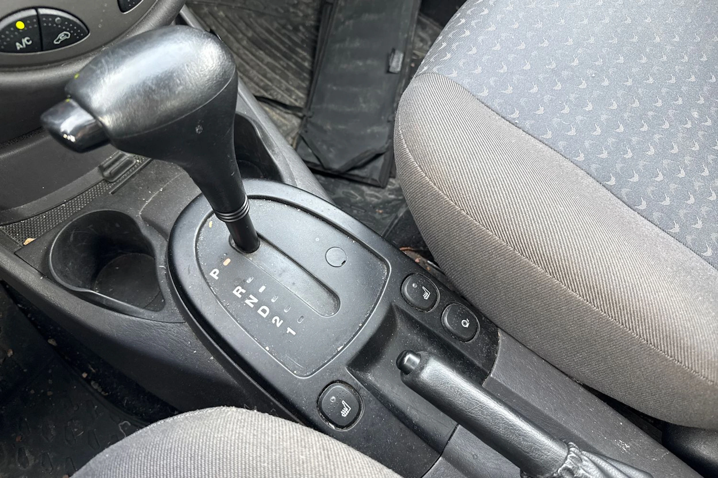 Ruskea (beige) Ford FOCUS 2004 kuva 17.