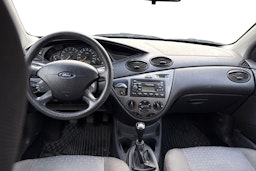 harmaa Ford Focus 2004 kuva 7.