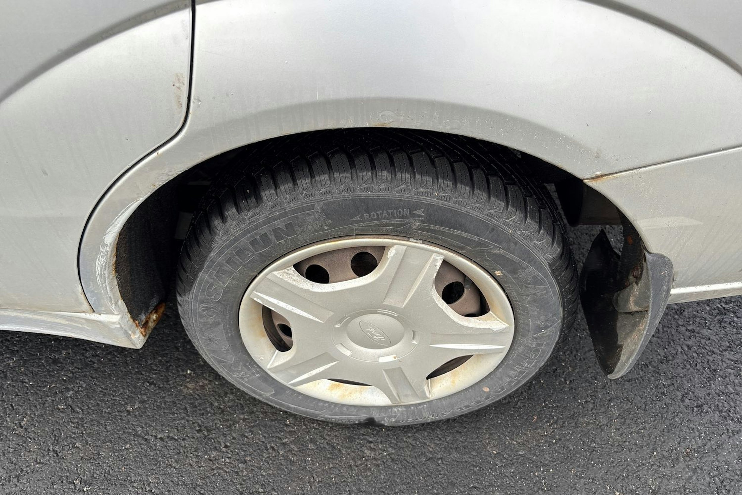 harmaa Ford Focus 2004 kuva 10.