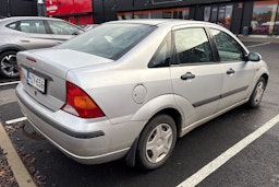 harmaa Ford Focus 2004 kuva 13.