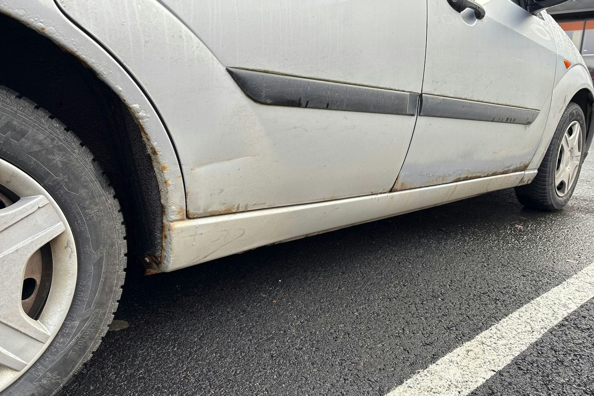 harmaa Ford Focus 2004 kuva 19.