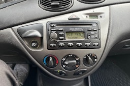 harmaa Ford Focus 2004 kuva 23.