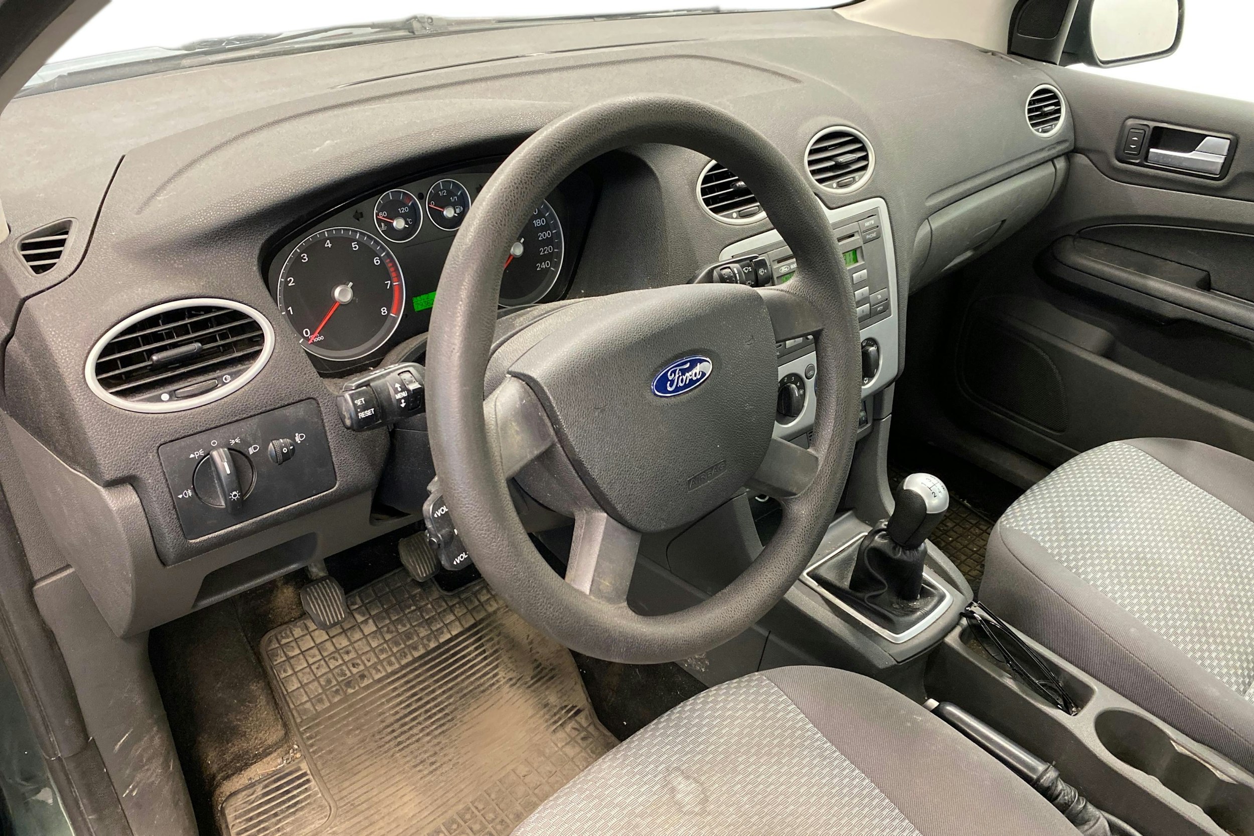 Vihreä Ford FOCUS 2004 kuva 6.