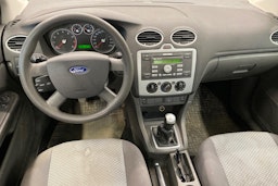 Vihreä Ford FOCUS 2004 kuva 7.