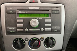 Vihreä Ford FOCUS 2004 kuva 16.