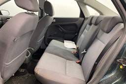 Vihreä Ford FOCUS 2004 kuva 20.