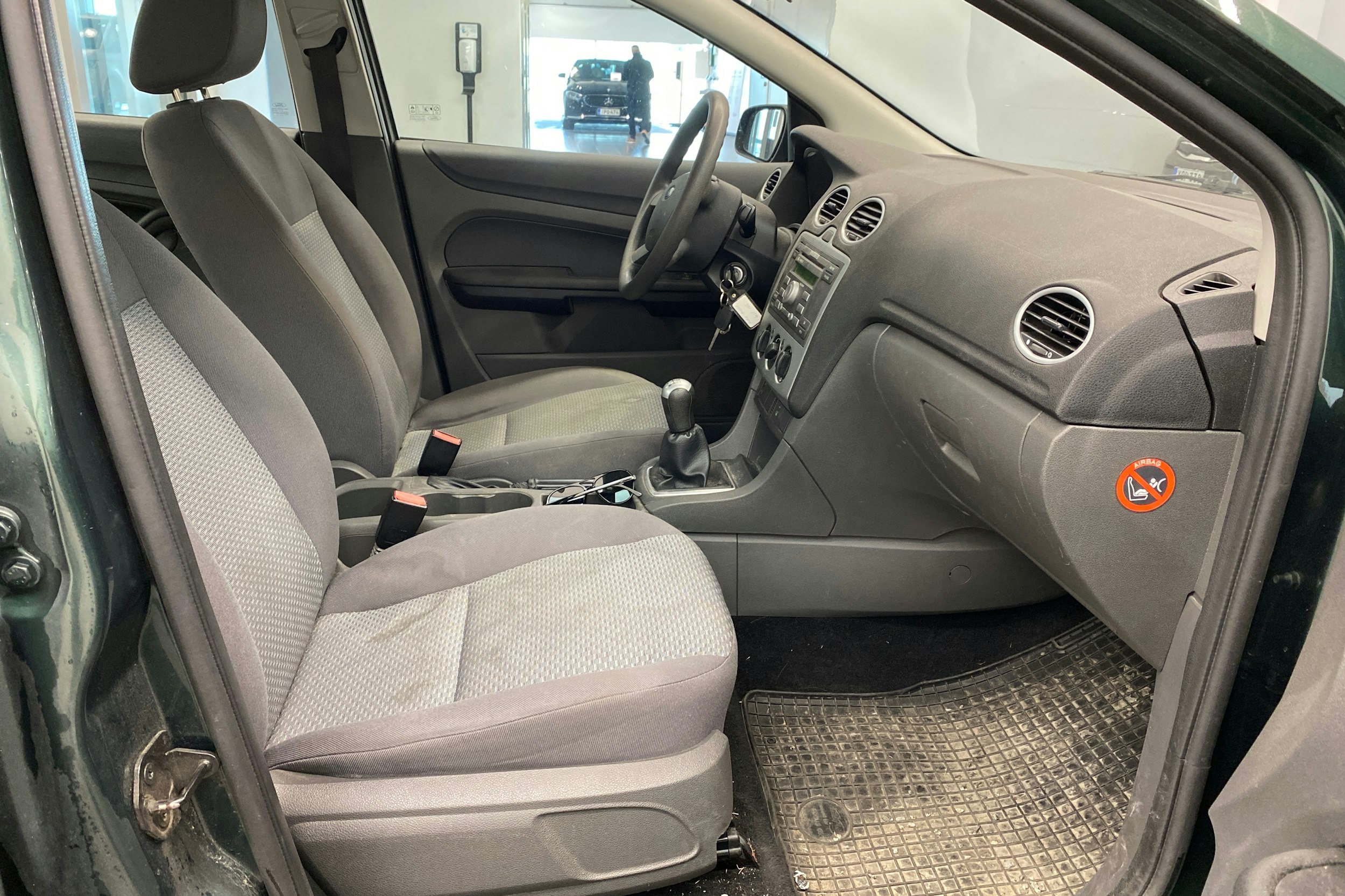 Vihreä Ford FOCUS 2004 kuva 22.