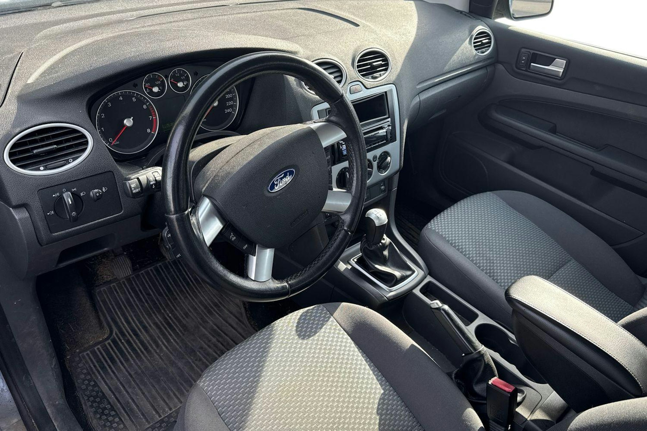 sininen Ford Focus 2005 kuva 3.