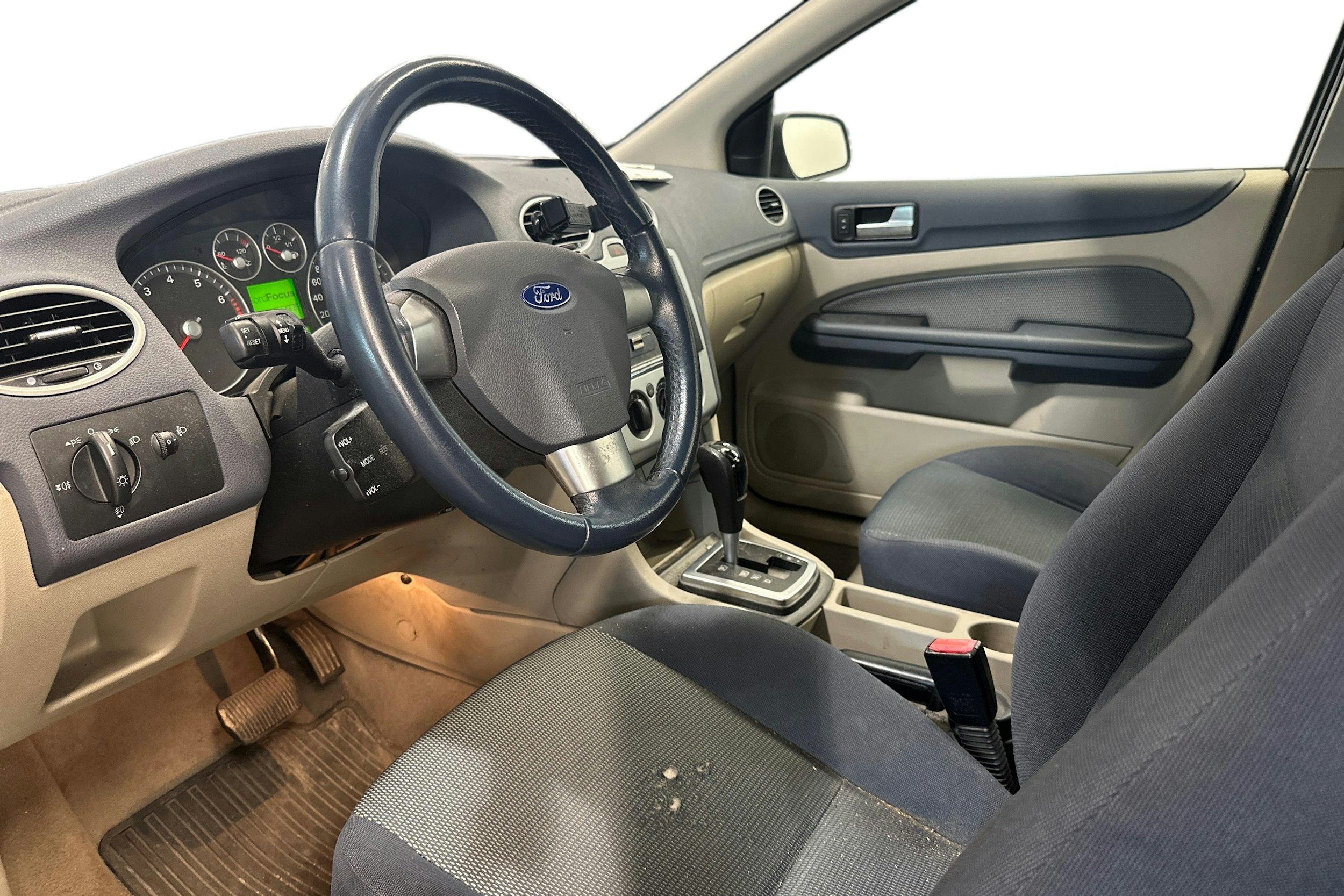 Sininen Ford FOCUS 2006 kuva 6.