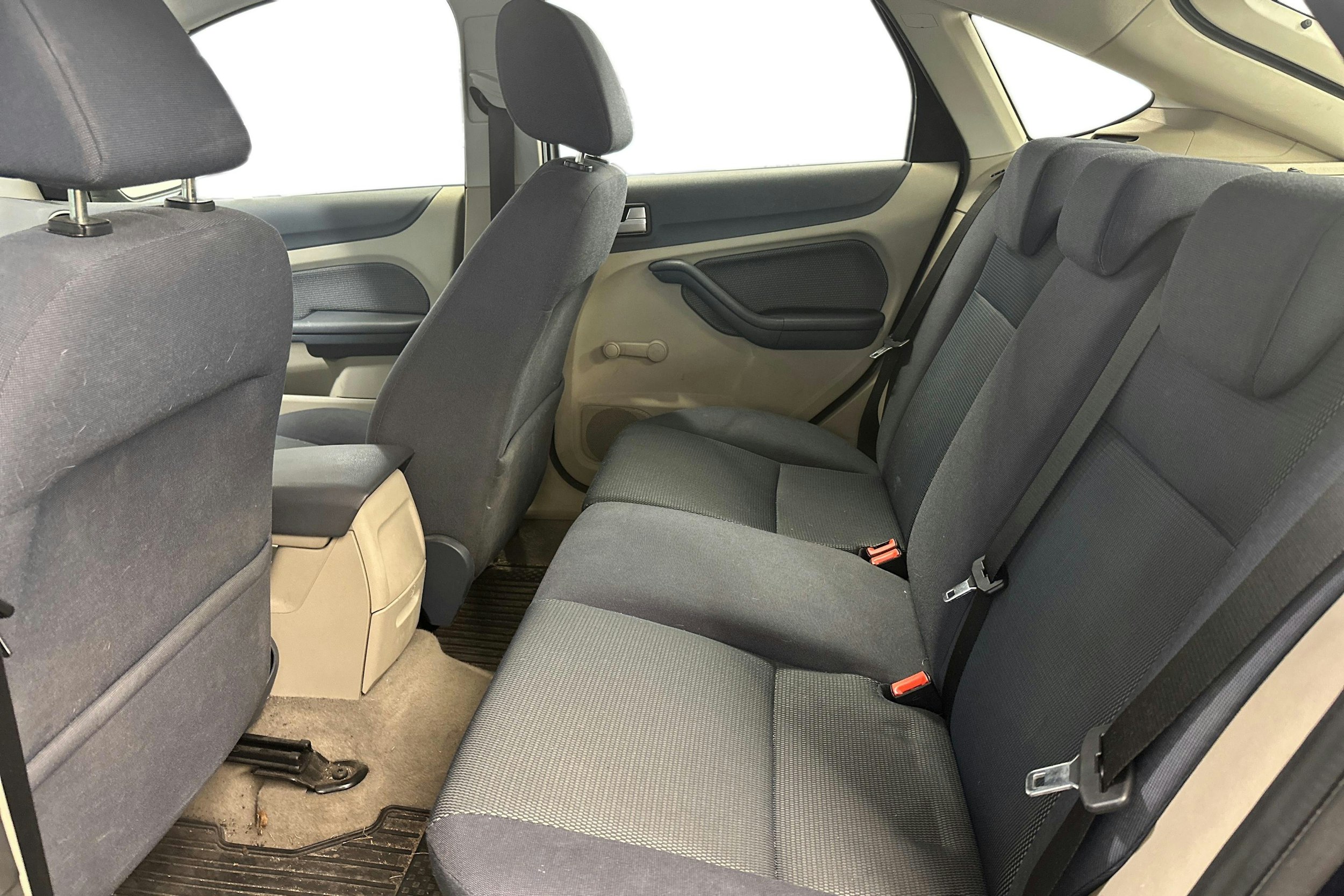 Sininen Ford FOCUS 2006 kuva 8.