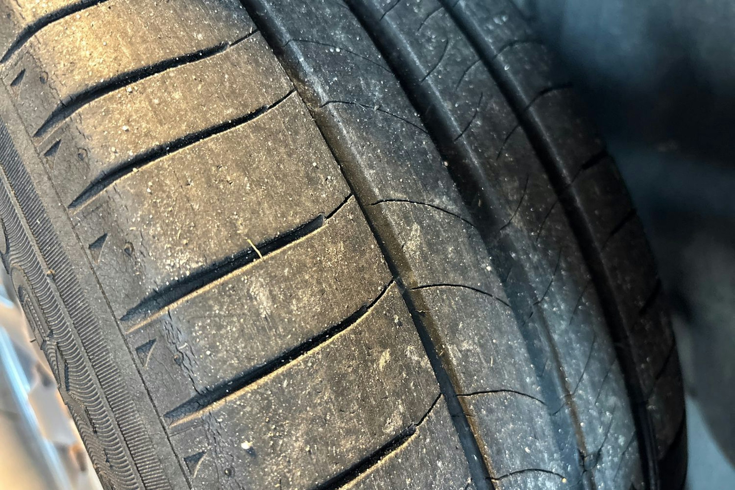 Harmaa Ford FOCUS 2006 kuva 10.