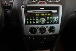 Harmaa Ford FOCUS 2006 kuva 12.