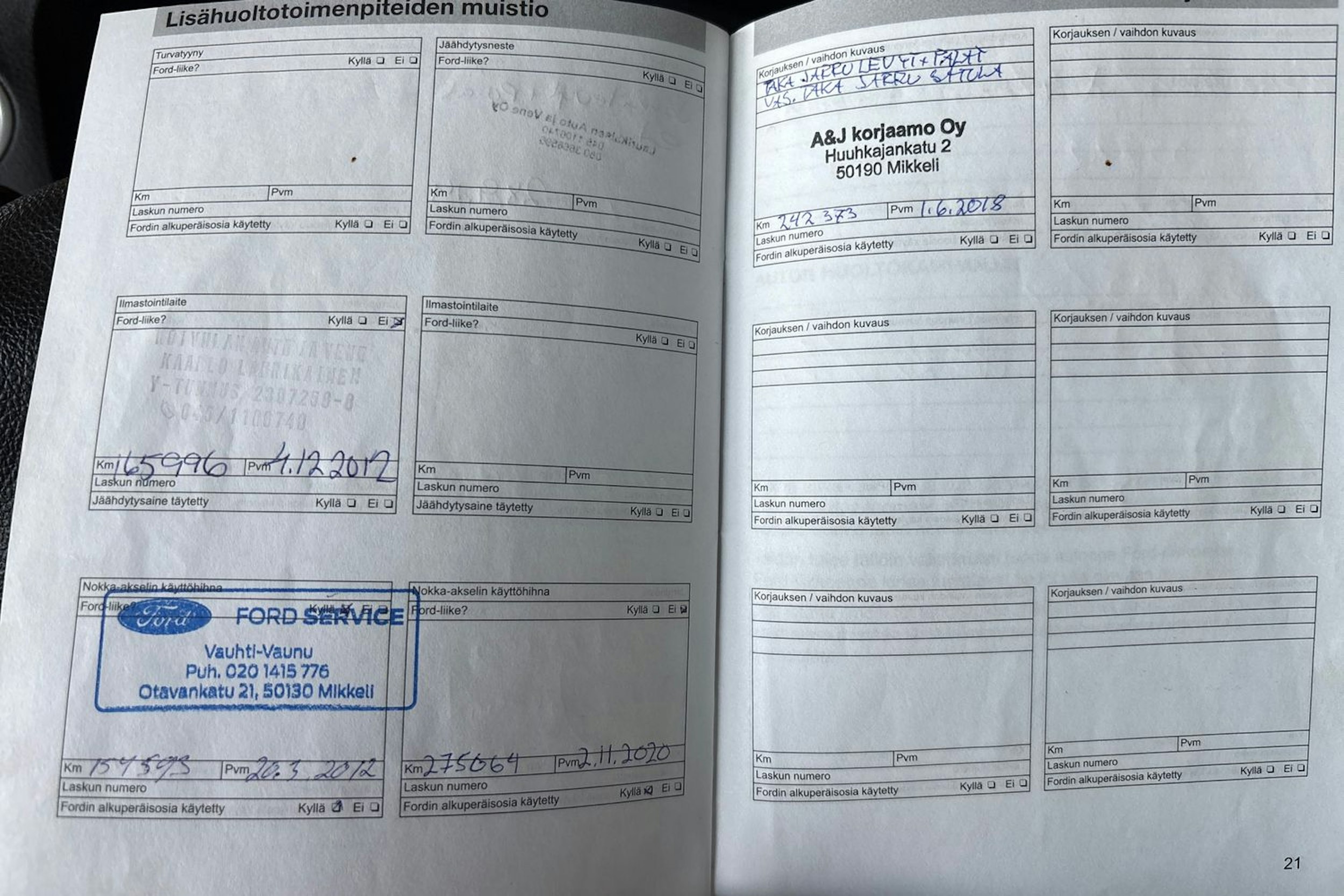 Harmaa Ford FOCUS 2006 kuva 21.