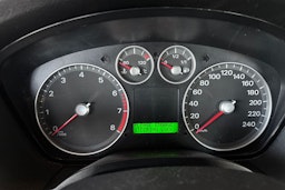 Harmaa Ford FOCUS 2006 kuva 23.