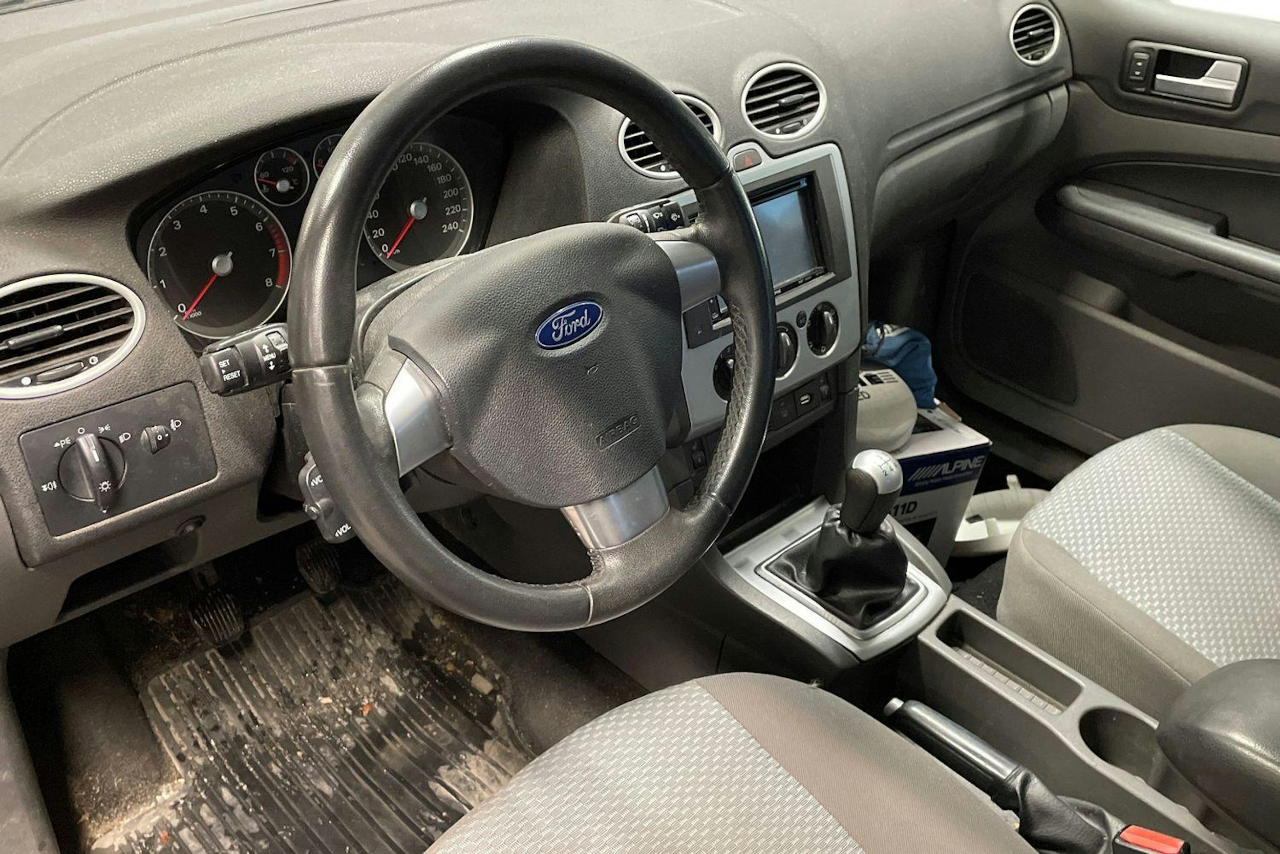 musta Ford Focus 2006 kuva 3.