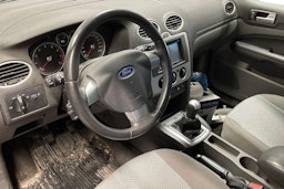 musta Ford Focus 2006 kuva 3.