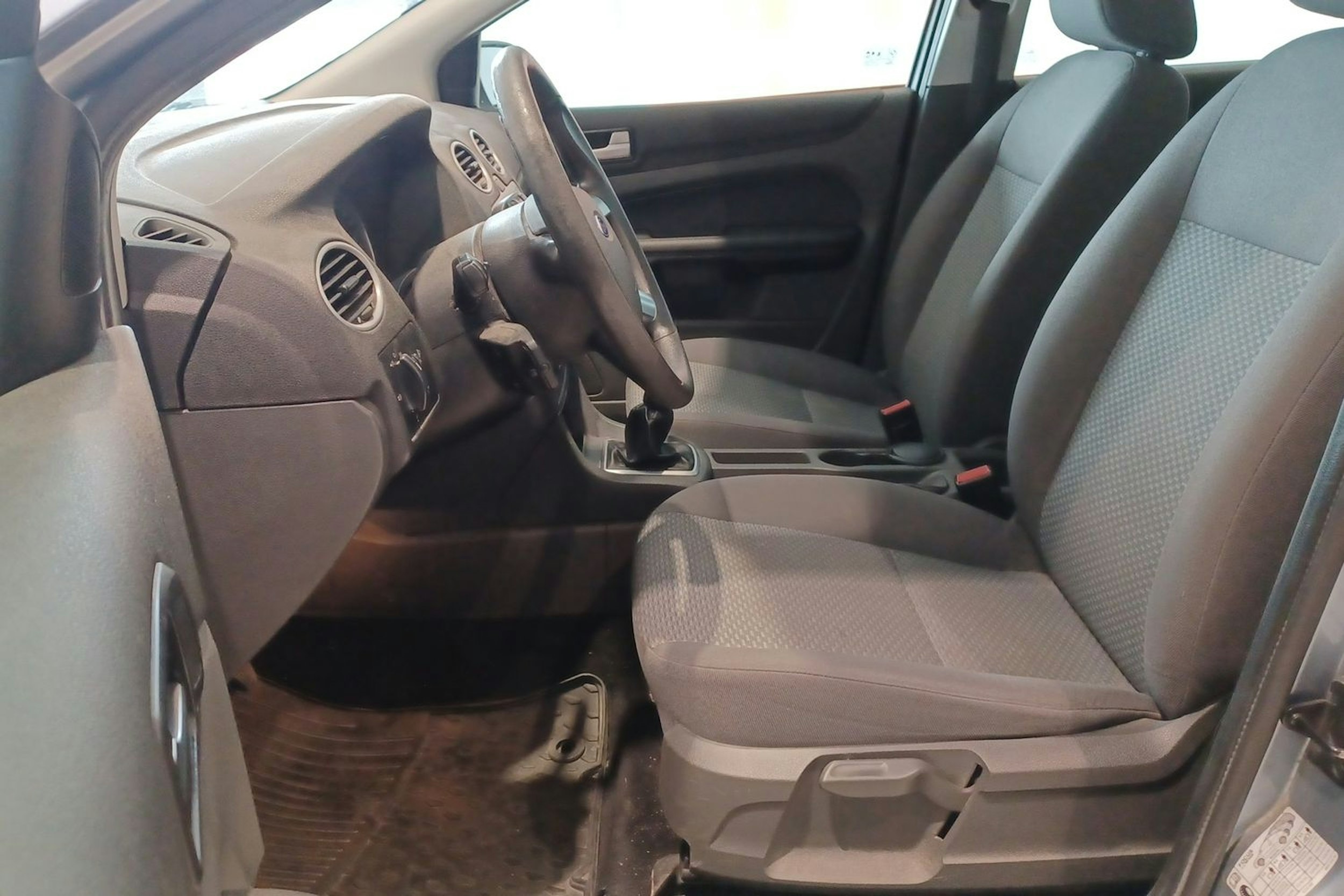 Sininen Ford FOCUS 2007 kuva 16.