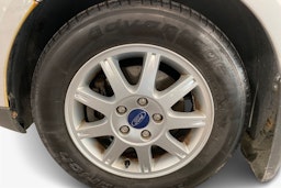 harmaa Ford Focus 2007 kuva 11.