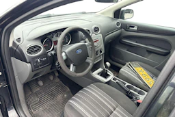 Musta Ford FOCUS 2008 kuva 6.