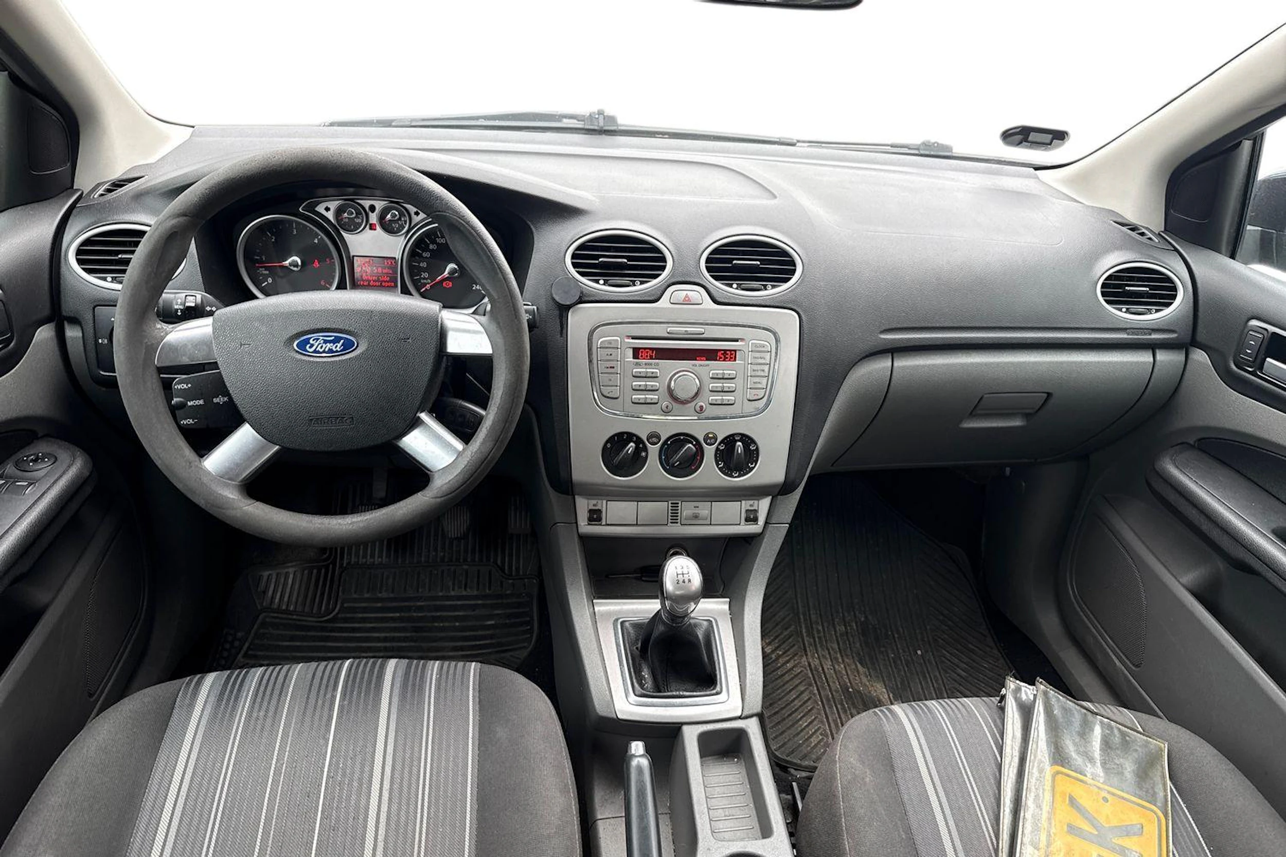 Musta Ford FOCUS 2008 kuva 7.