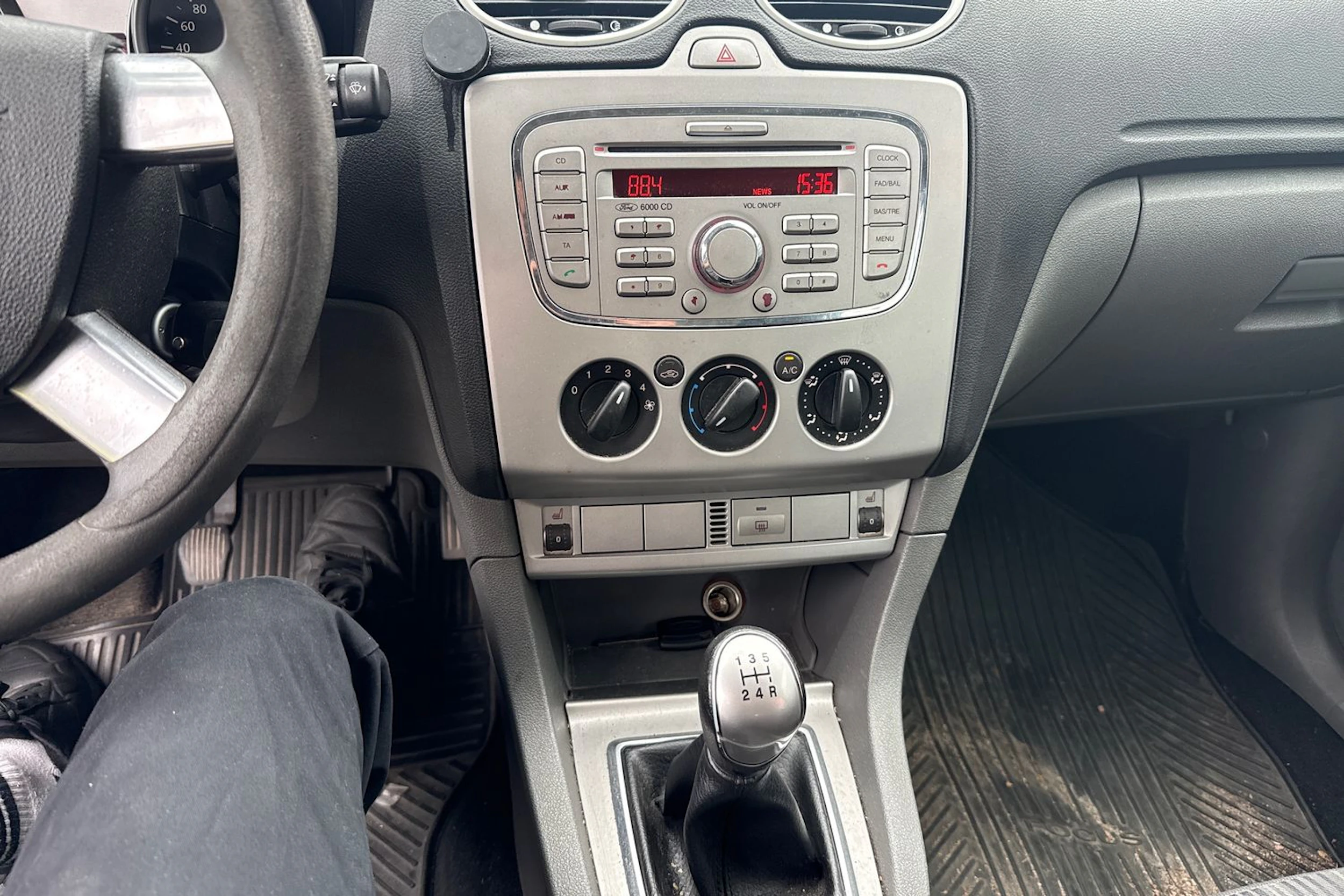 Musta Ford FOCUS 2008 kuva 14.