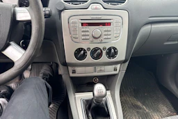 Musta Ford FOCUS 2008 kuva 14.