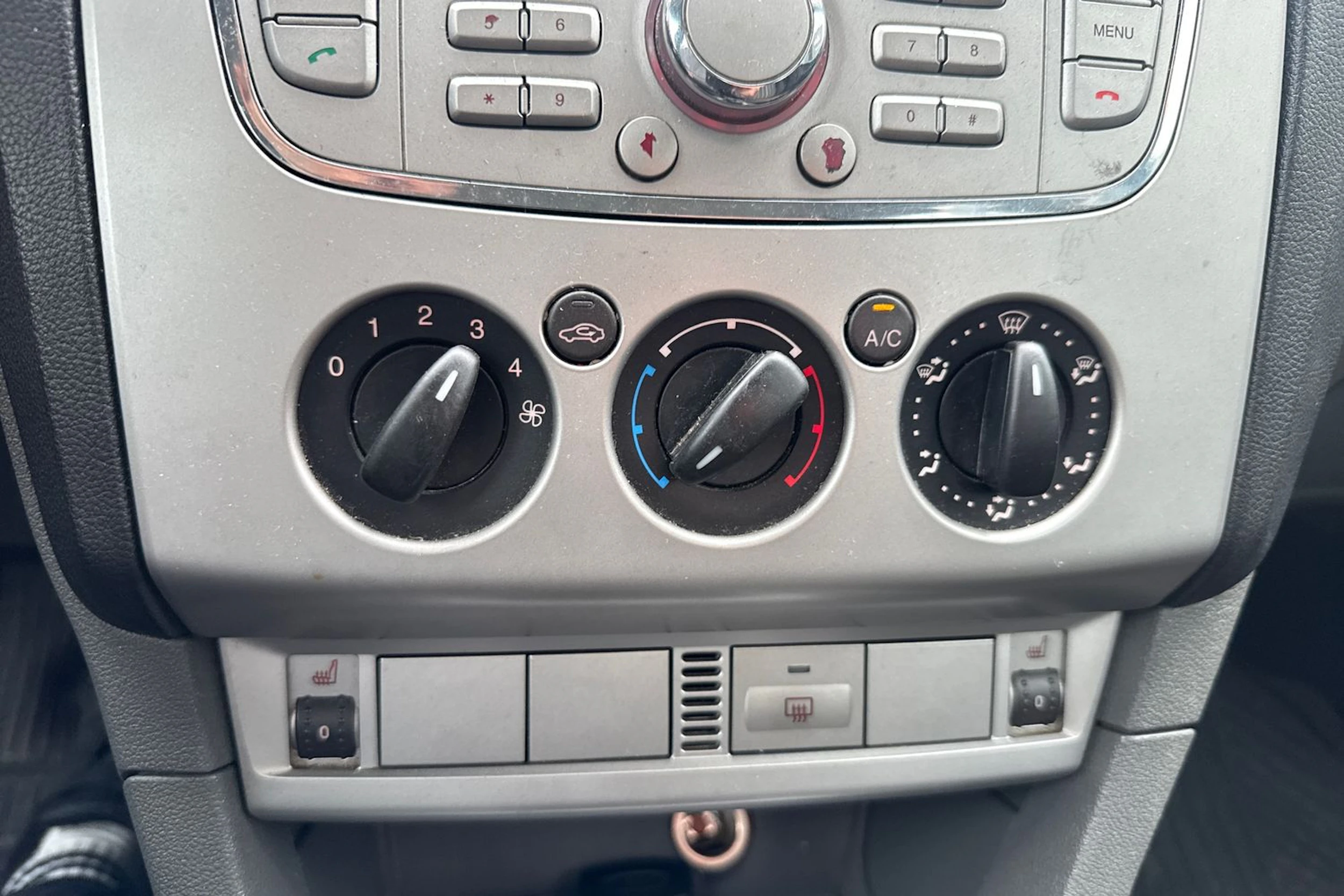 Musta Ford FOCUS 2008 kuva 15.