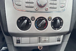 Musta Ford FOCUS 2008 kuva 15.