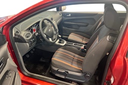 Punainen Ford FOCUS 2008 kuva 3.
