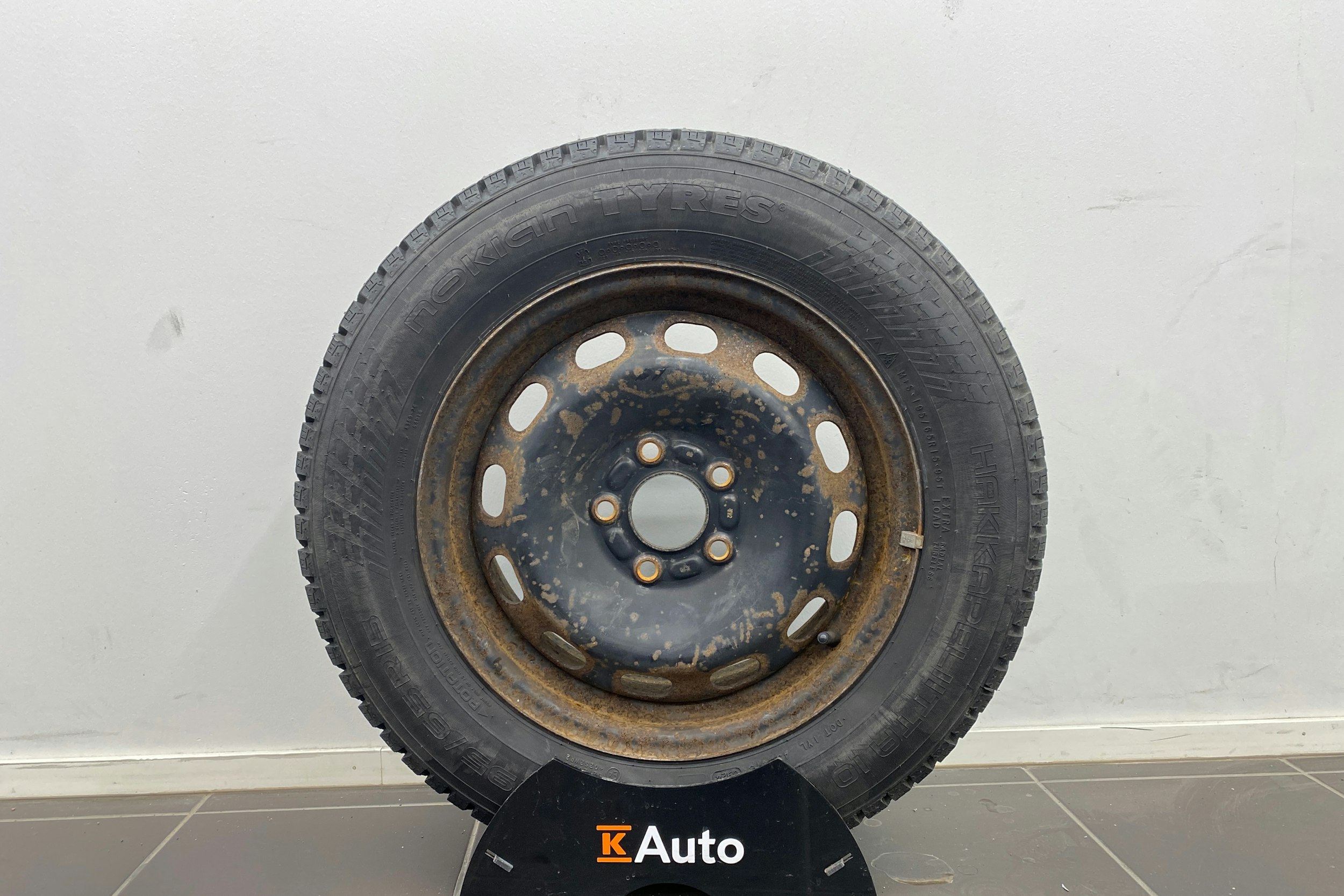 Punainen Ford FOCUS 2008 kuva 13.
