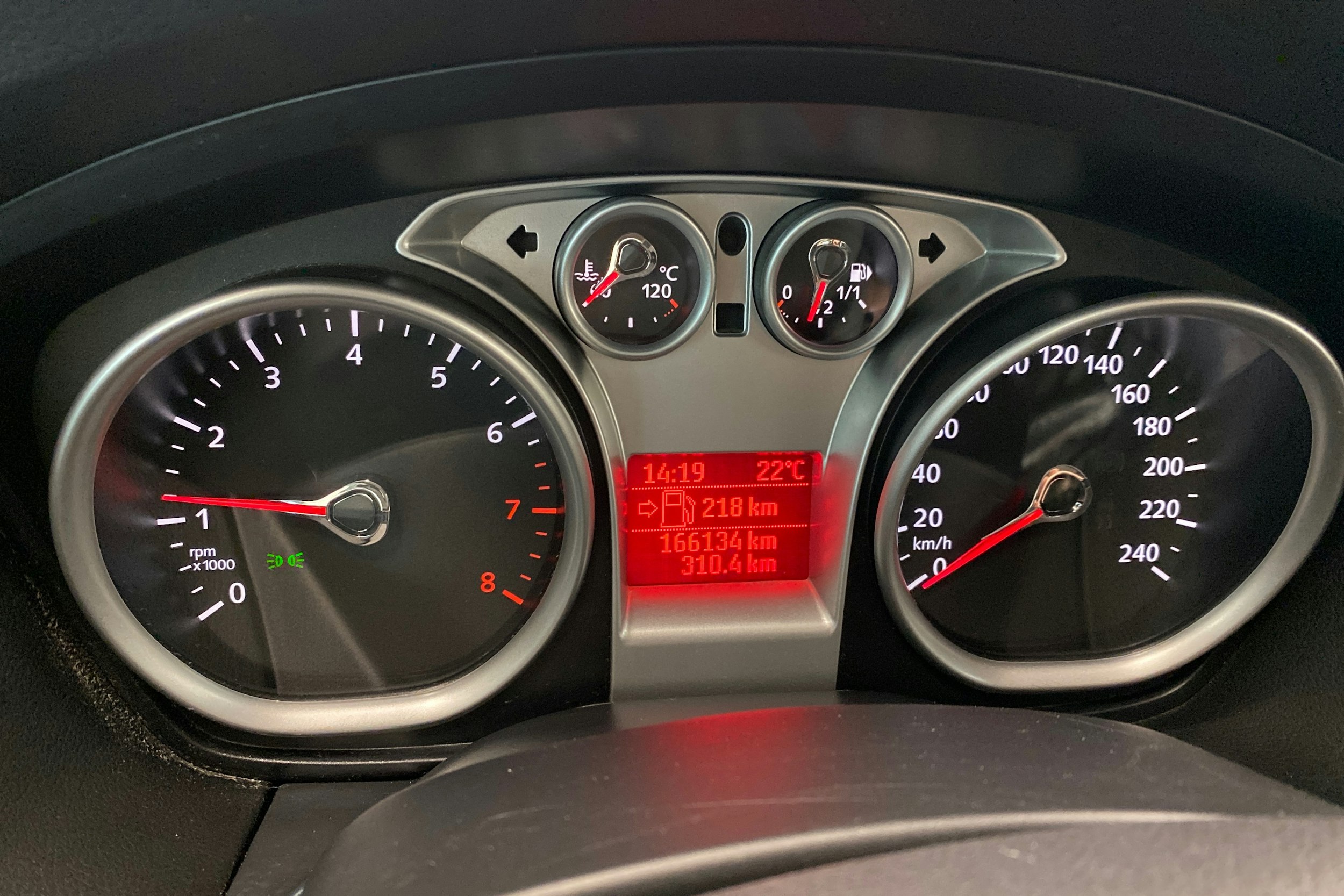 Punainen Ford FOCUS 2008 kuva 16.