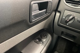 Punainen Ford FOCUS 2008 kuva 17.