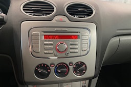 Punainen Ford FOCUS 2008 kuva 19.