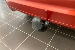 Punainen Ford FOCUS 2008 kuva 24.