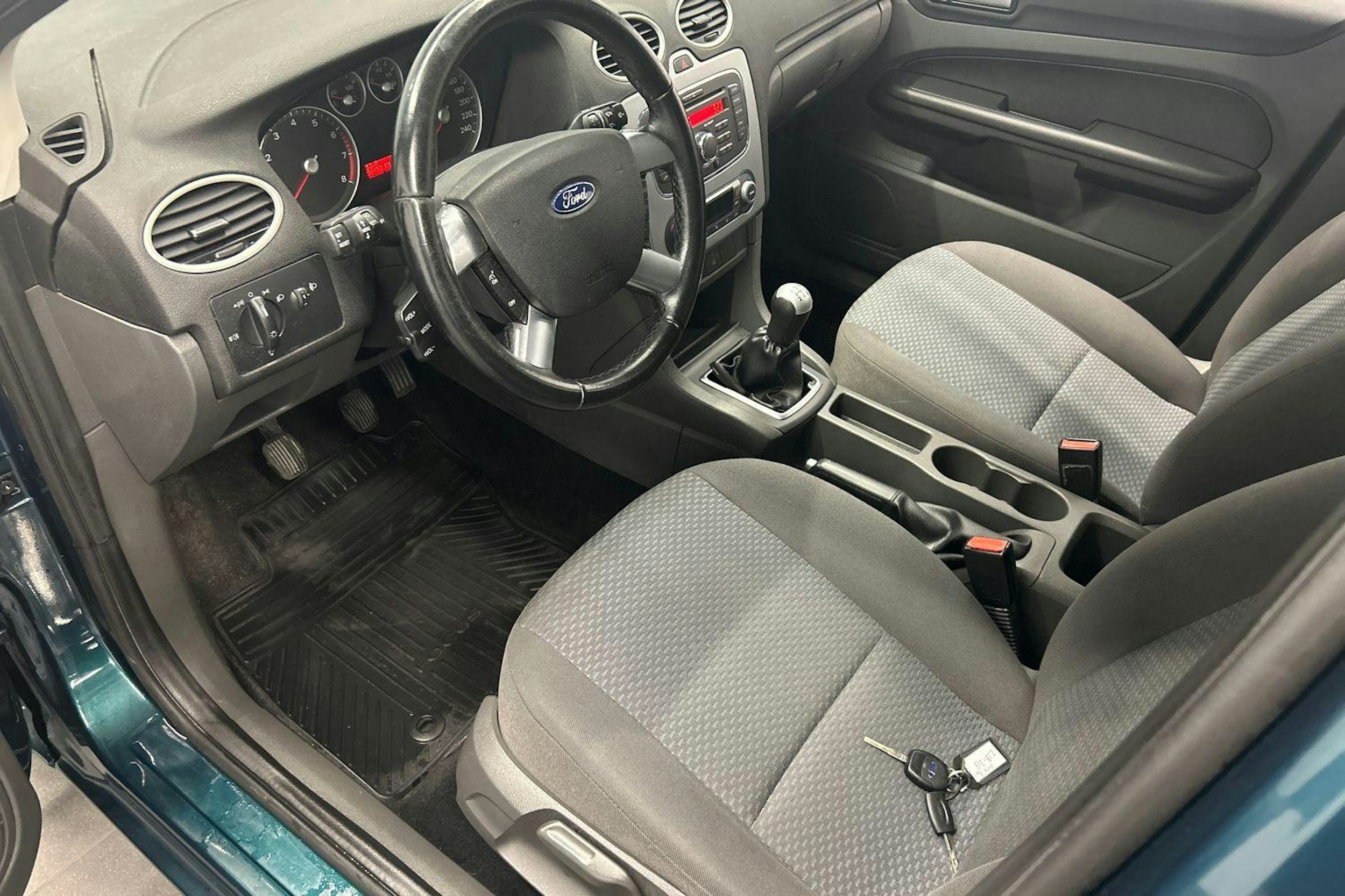 vihreä Ford Focus 2008 kuva 6.