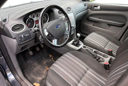 harmaa Ford Focus 2009 kuva 3.