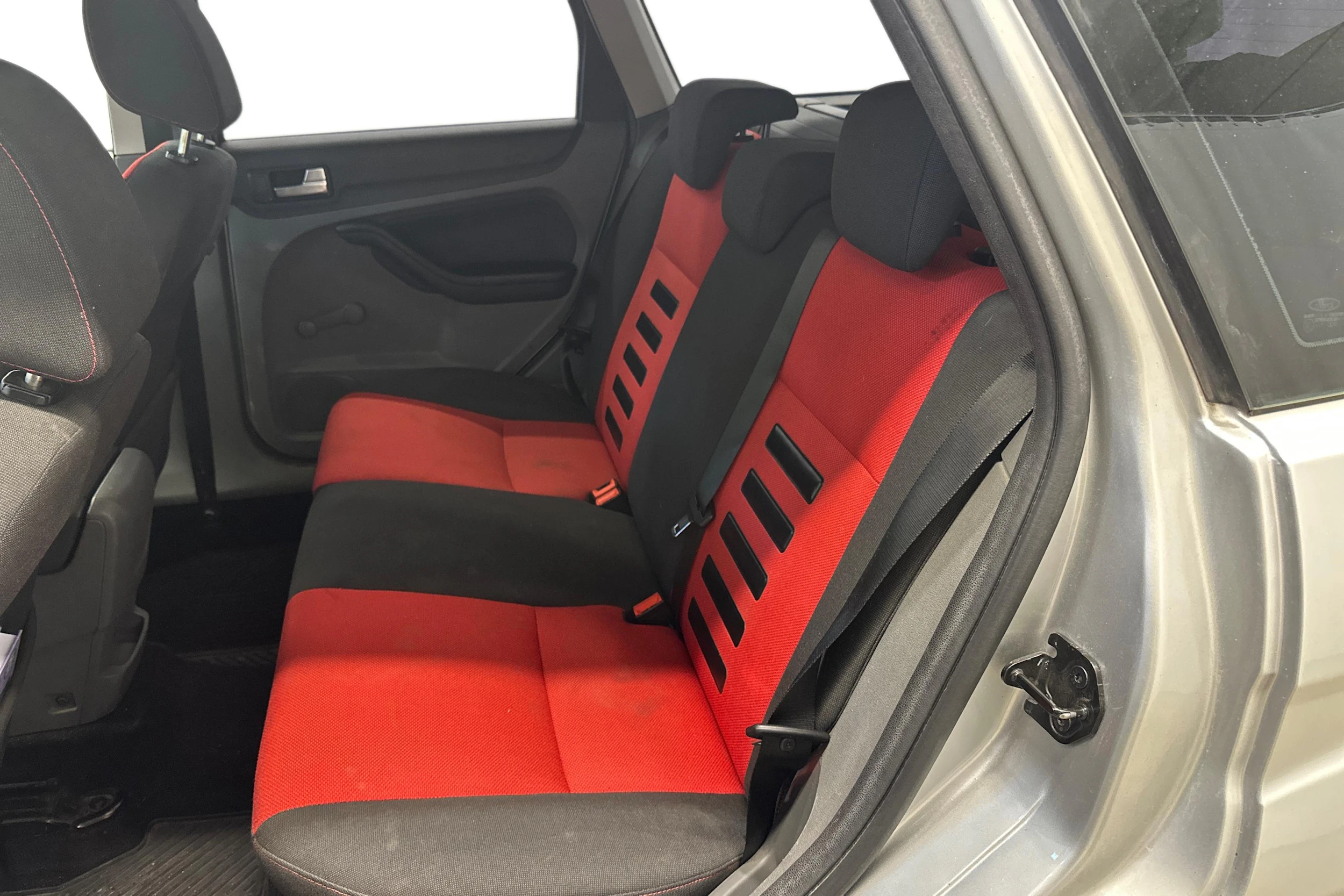 harmaa Ford Focus 2009 kuva 8.