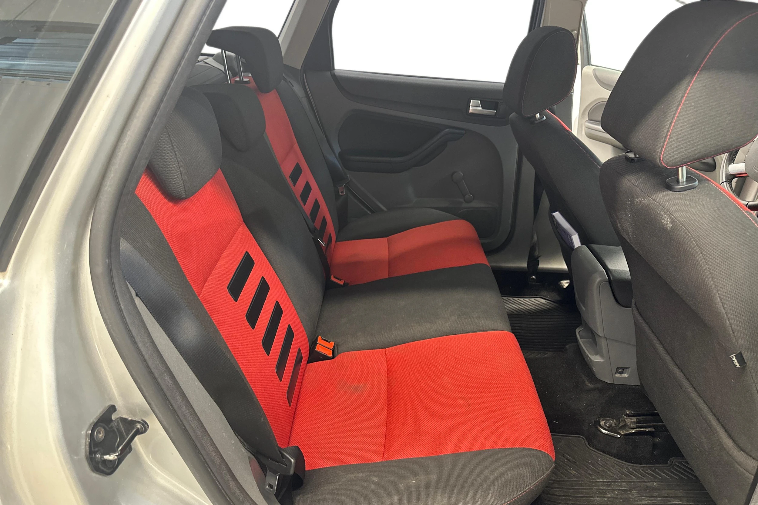 harmaa Ford Focus 2009 kuva 9.