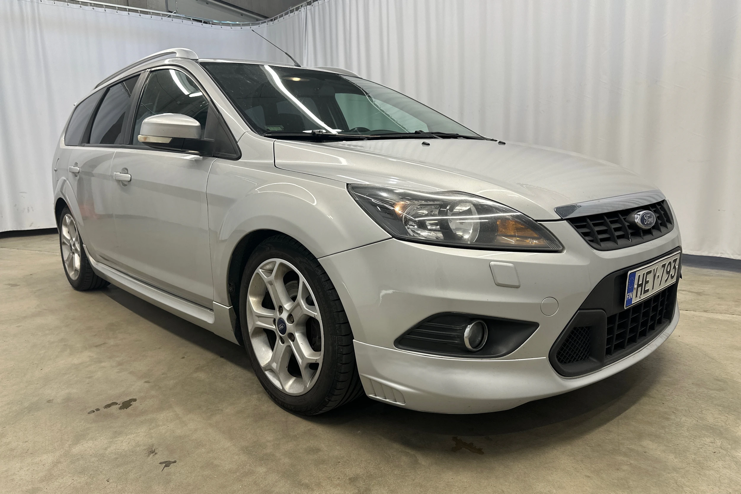 harmaa Ford Focus 2009 kuva 11.