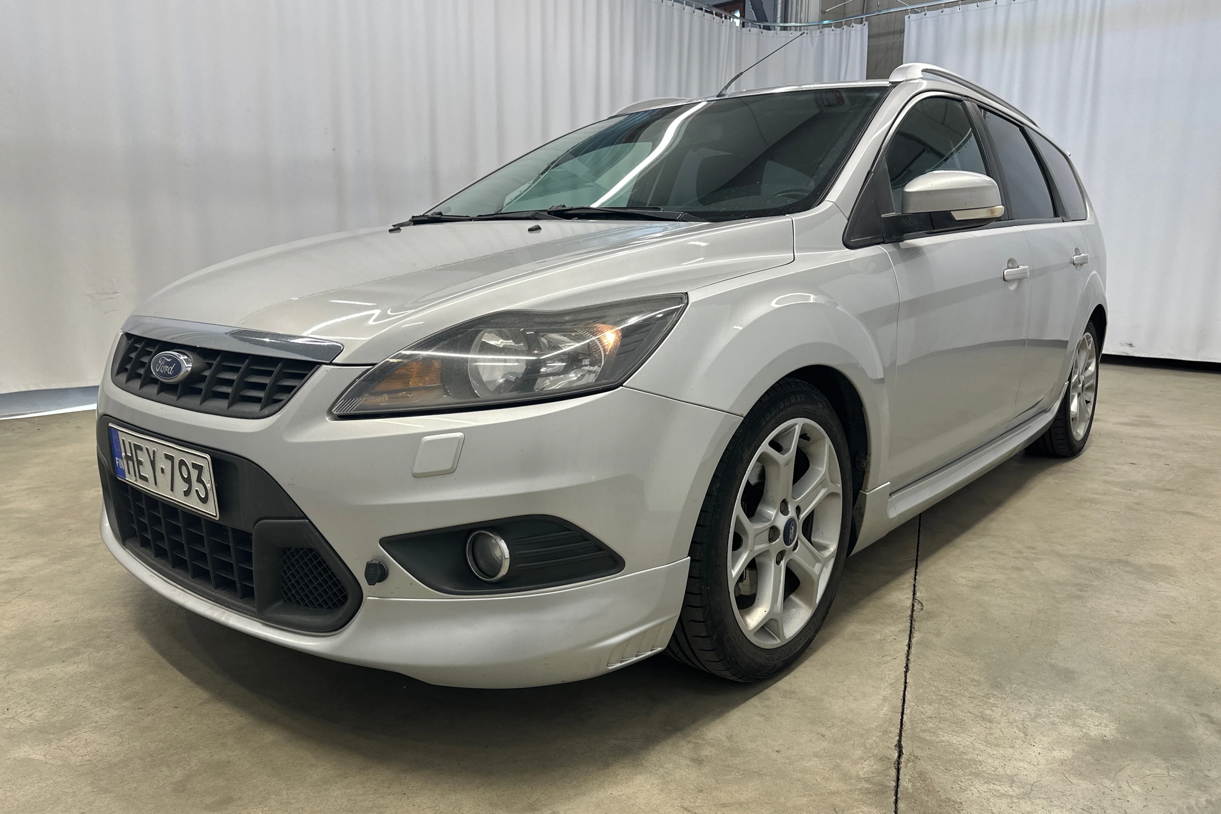 harmaa Ford Focus 2009 kuva 13.