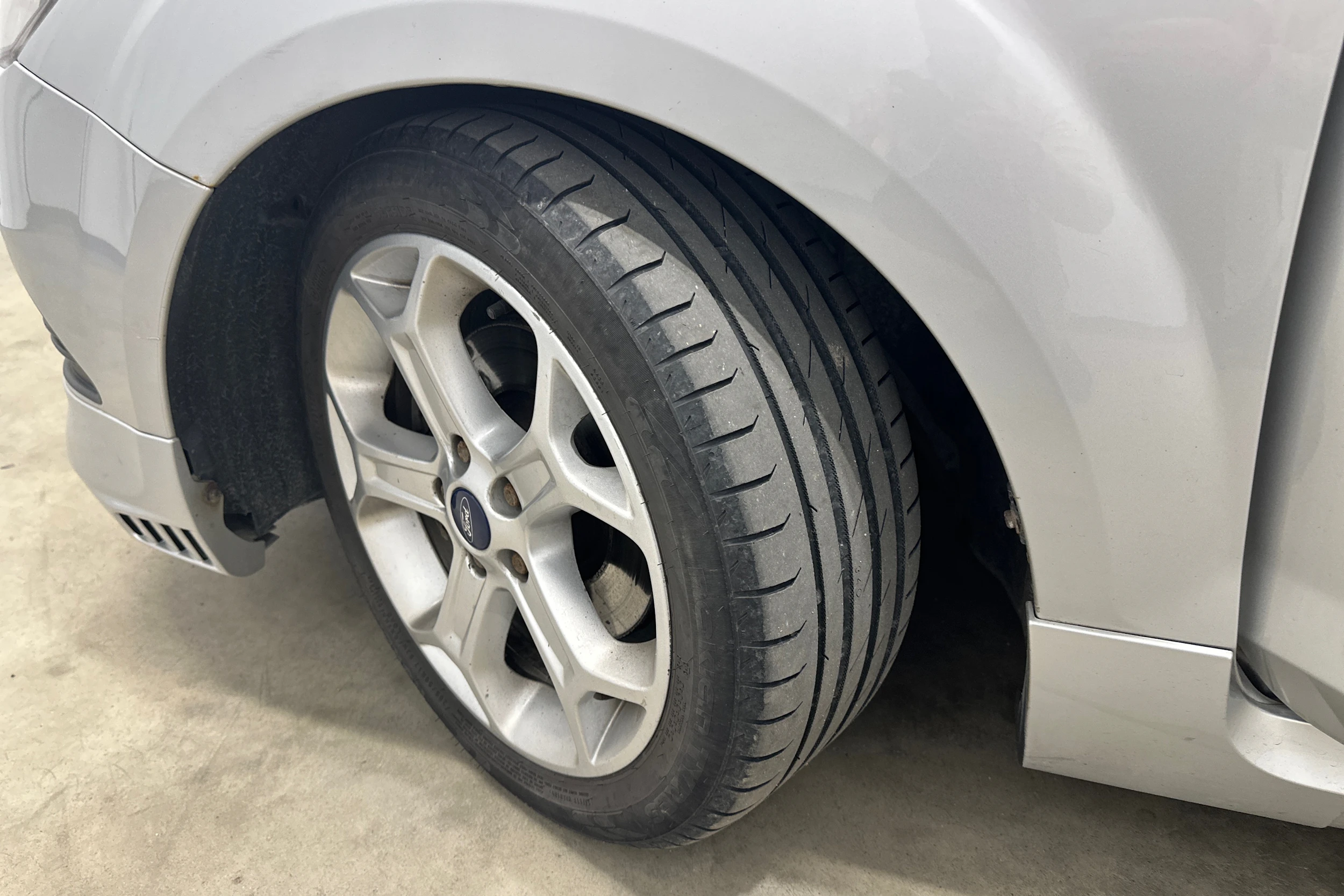 harmaa Ford Focus 2009 kuva 17.