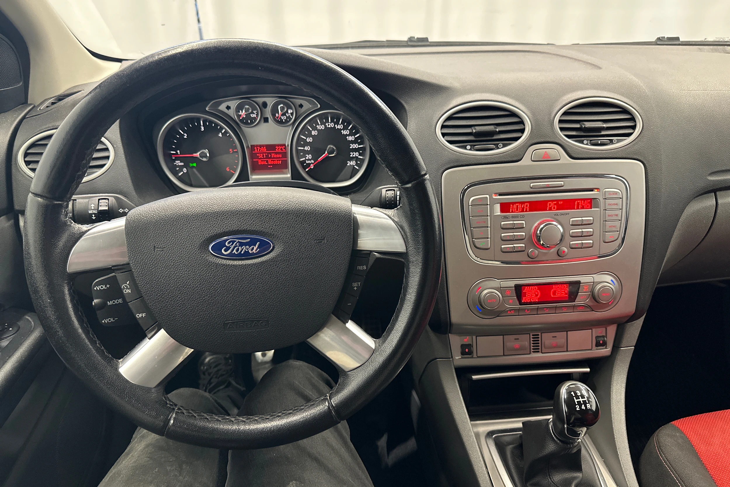 harmaa Ford Focus 2009 kuva 25.