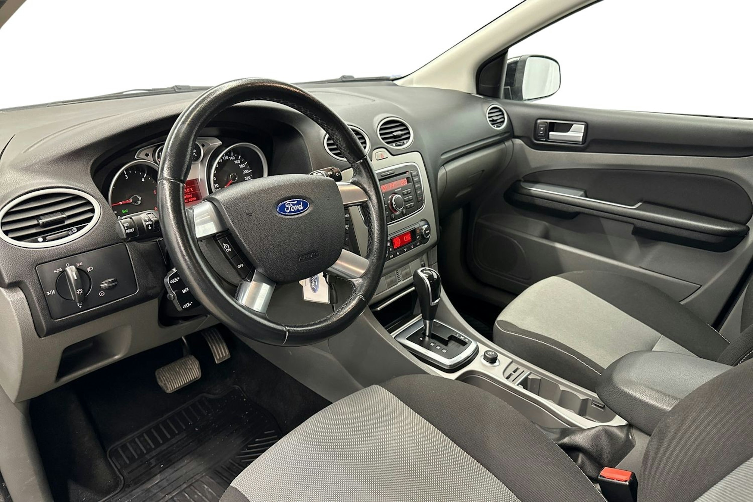 musta Ford Focus 2010 kuva 7.