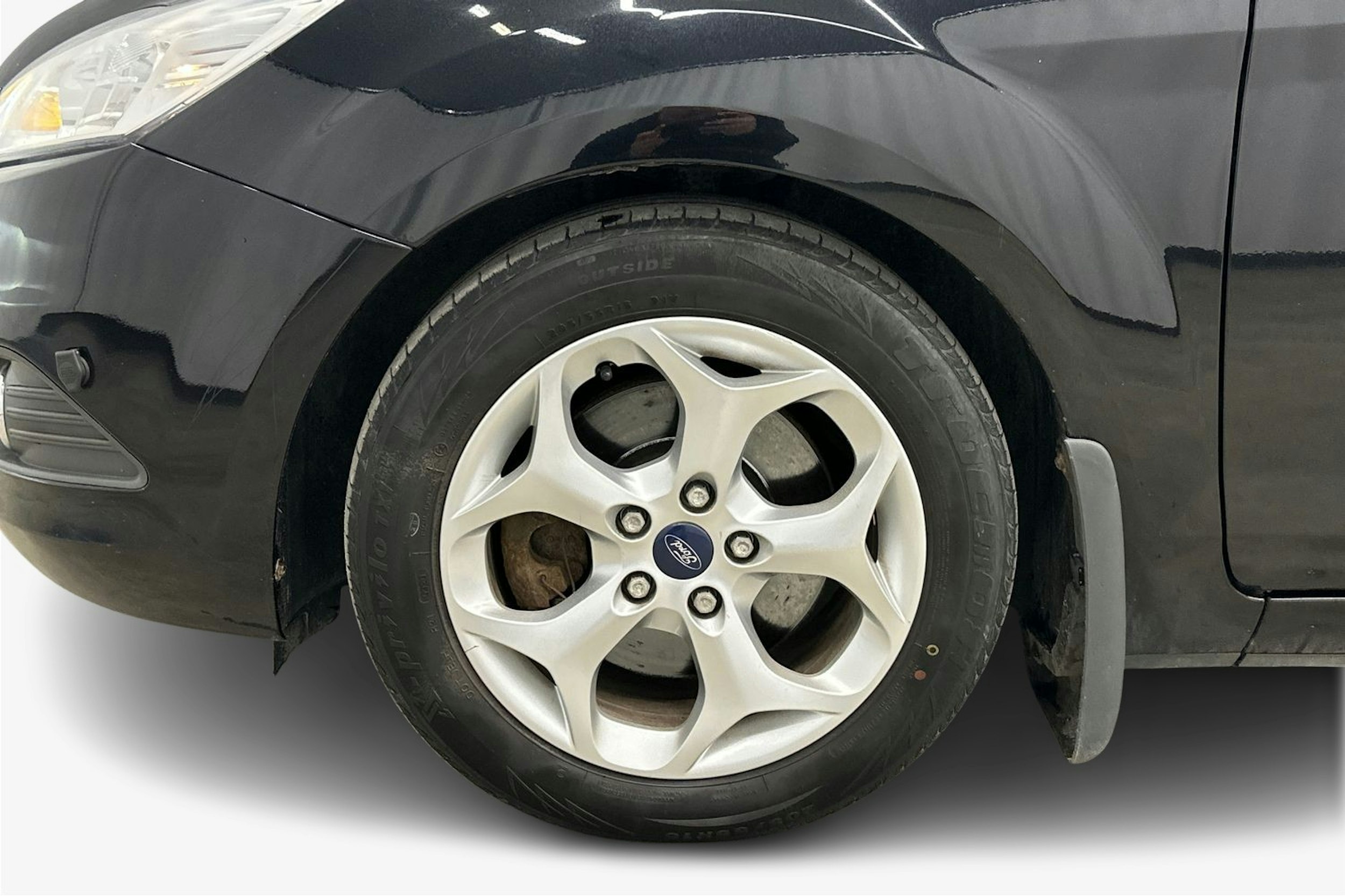 musta Ford Focus 2010 kuva 11.