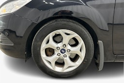 musta Ford Focus 2010 kuva 11.