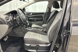 musta Ford Focus 2010 kuva 15.