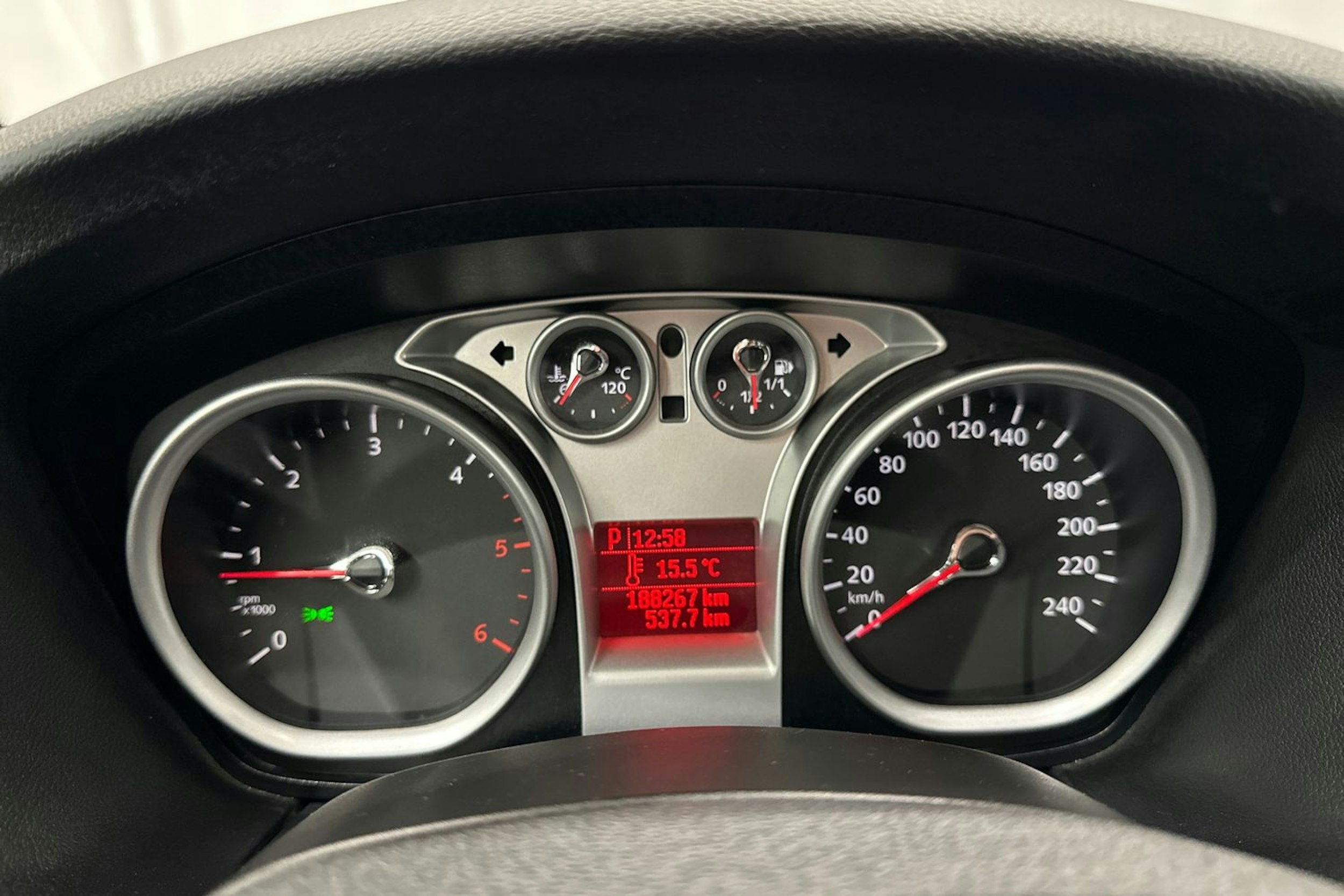 musta Ford Focus 2010 kuva 17.